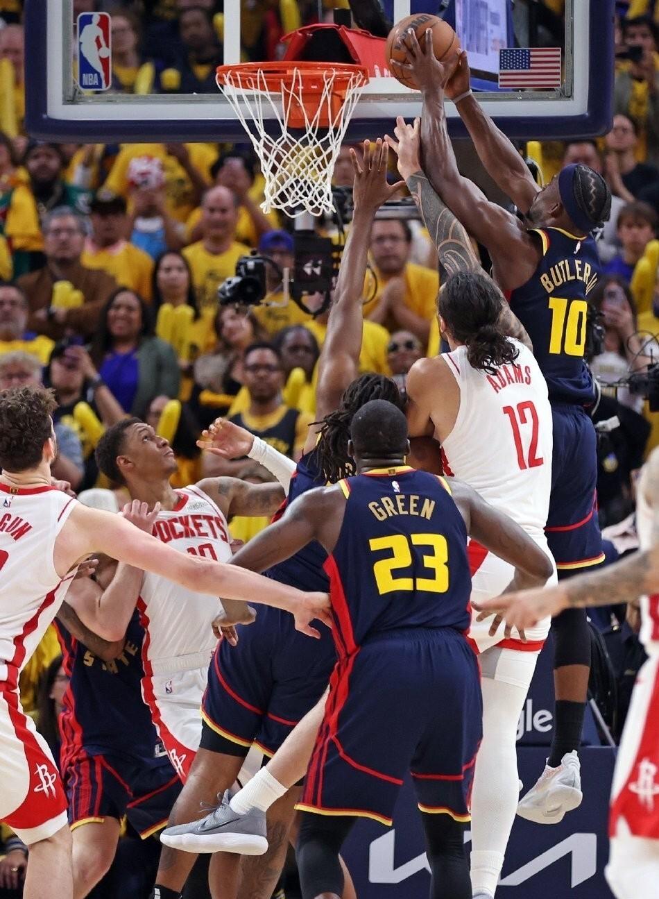 Jiuyou-包含关键时刻NBA常规赛焦点战，纽卡斯尔外线爆发，气氛紧张，赛程密集仍需轮换的词条