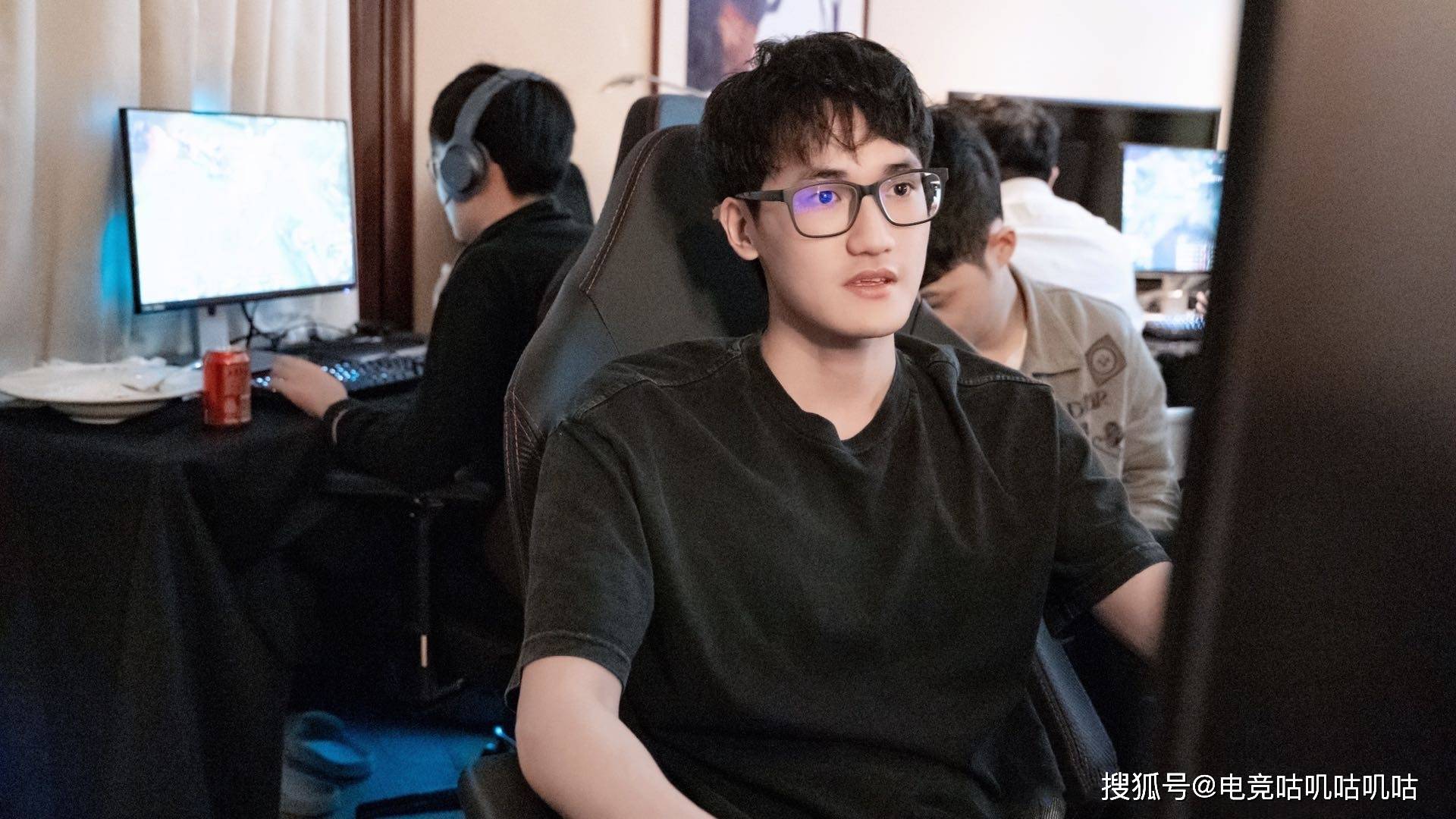 九游娱乐- 张志磊vs卡巴耶尔比赛回放 