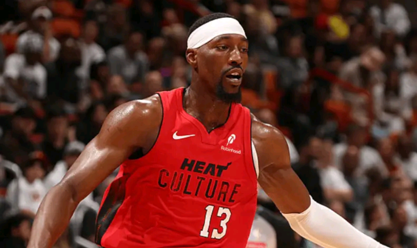 关于巴特勒在尤文图斯比赛中战术调整，回归赛场引发热议！的信息