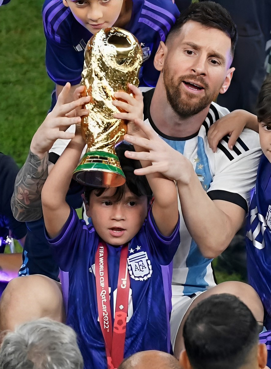 九游娱乐-梅西回归赛场，大胜首场状态亮眼，SKT观众沸腾！的简单介绍